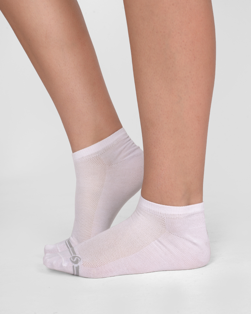 Soquetes invisibles blancas